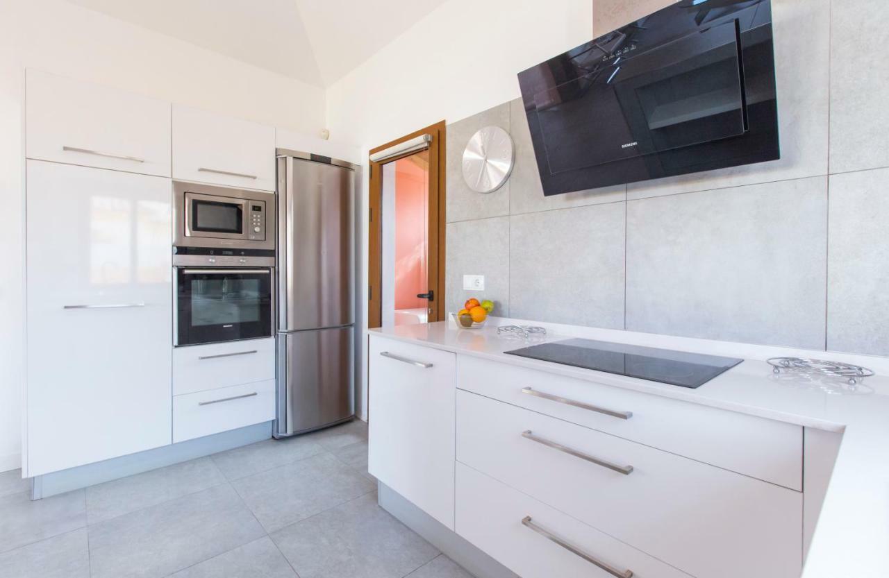 Villa Bella Lucia 3. Piscina Climatizada, Wifi, Bbq. Коральео Экстерьер фото